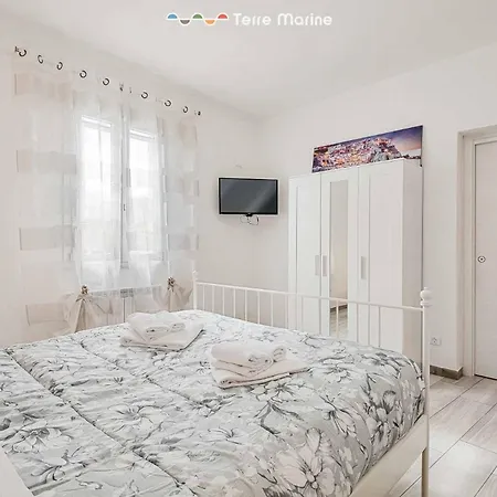 Apartment I Limoni In Fiore, Terre Marine